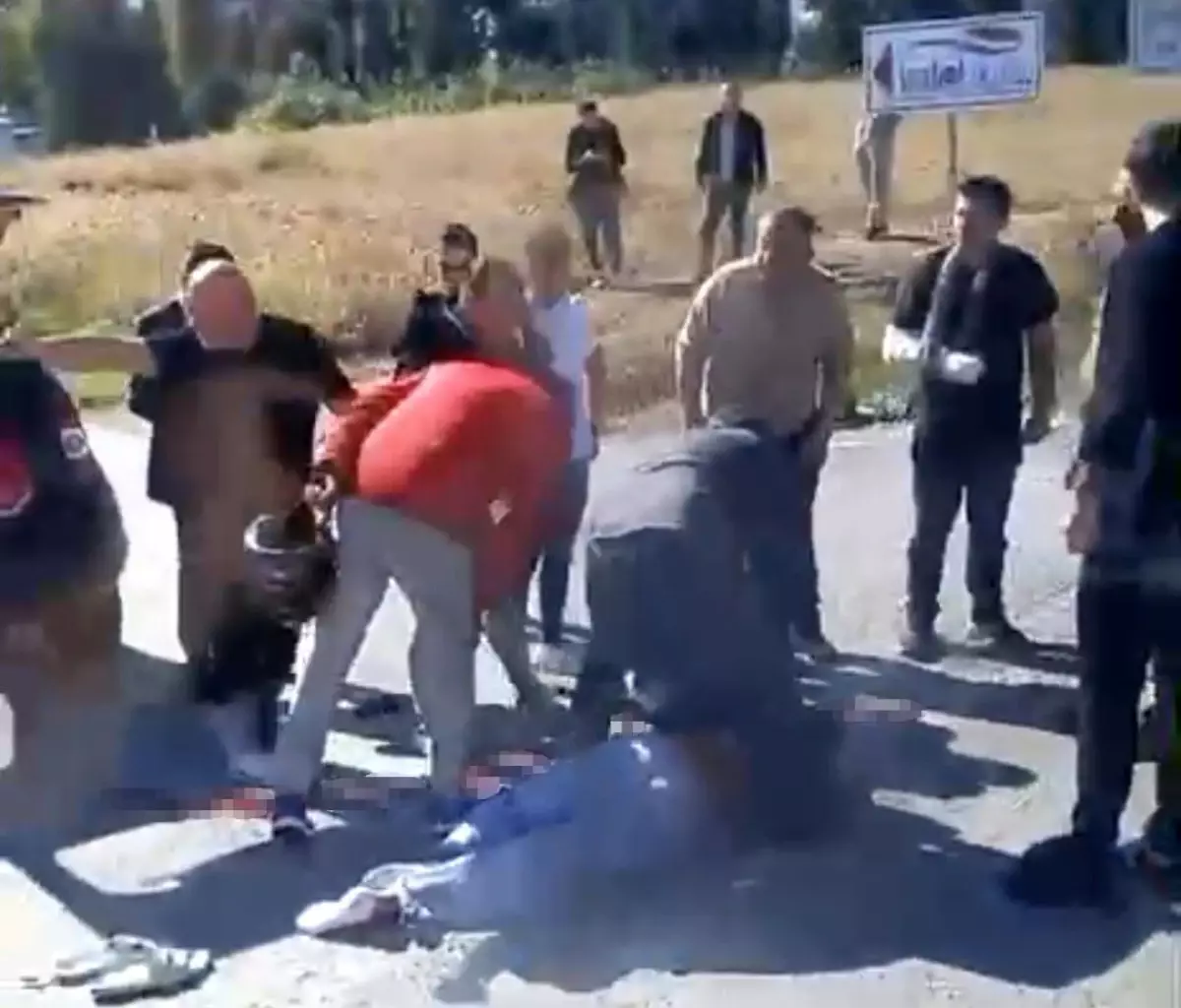 İzmir'de Motosiklet Kazasında 15 Yaşındaki Sürücü Hayatını Kaybetti