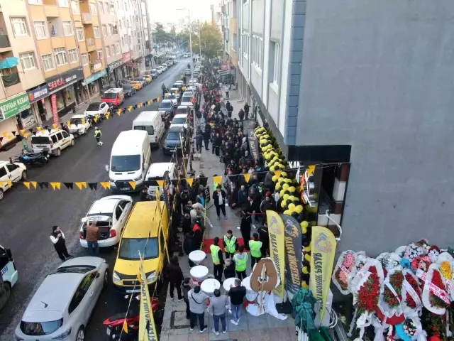 The sale of a 1000 lira product for 100 TL caused a stampede
