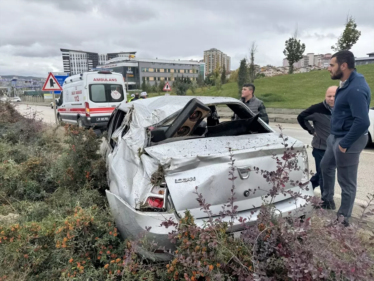Kastamonu'da Otomobil Devrildi: 2 Yaralı