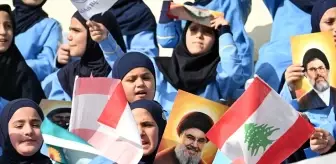 Lübnan'da Hizbullah Liderleri İçin On Binlerce İzci Anma Töreni Düzenledi