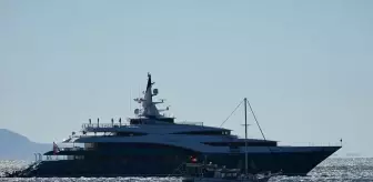 Bodrum'a Gelen Lüks 'Sunrays' Mega Yatı Dikkat Çekiyor