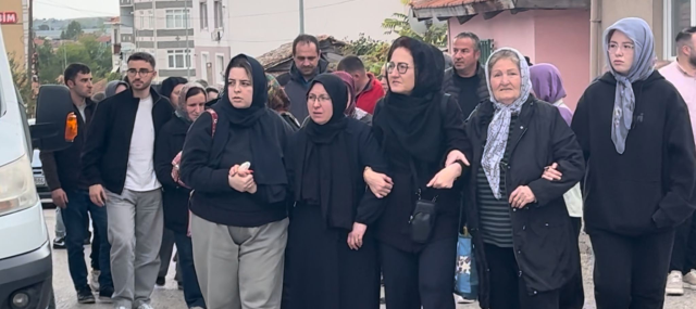 perde asarken dusen yasli kadin hayatini kaybetti 19140435 5759 m