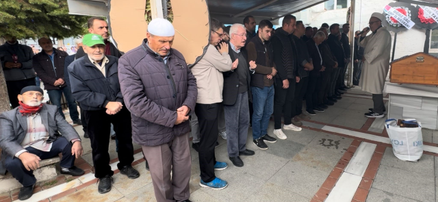 perde asarken dusen yasli kadin hayatini kaybetti 19140435 7762 m