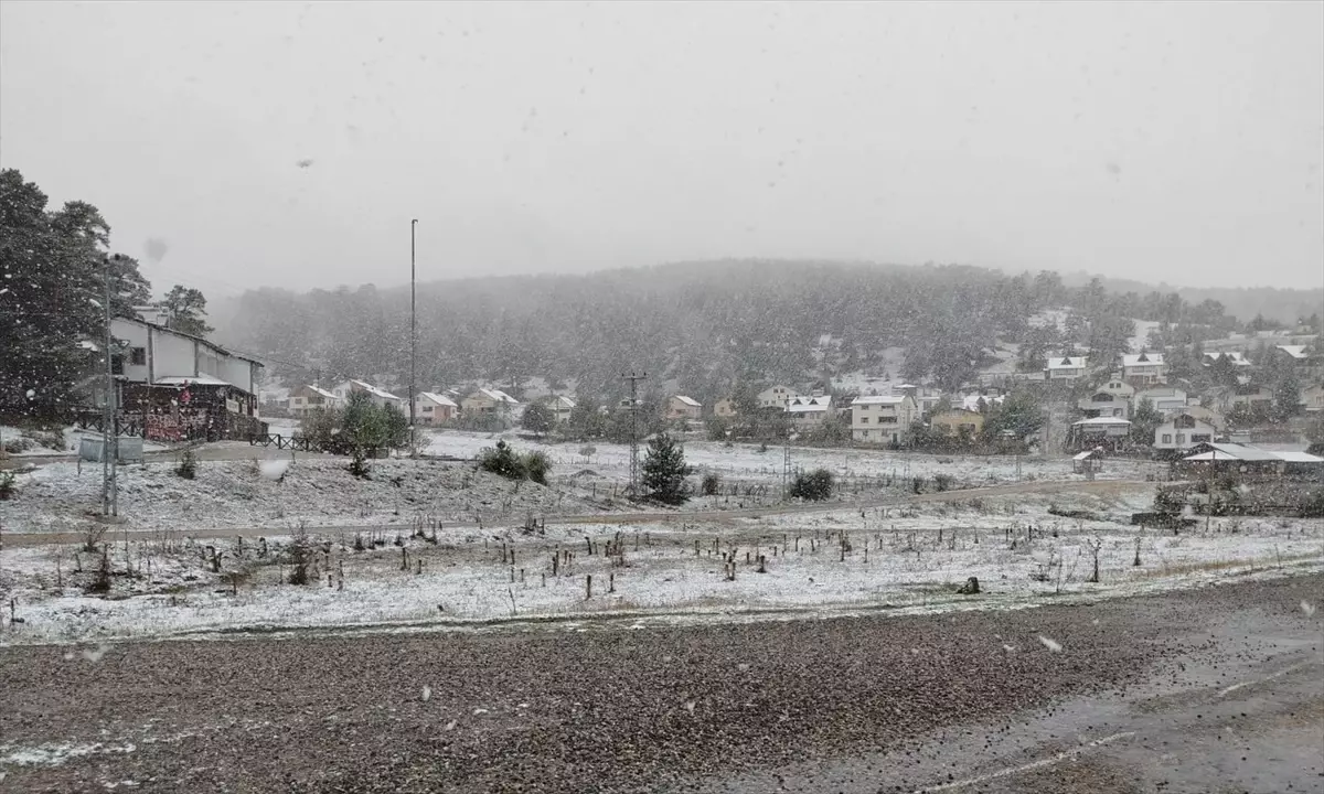 Sivas'ta Eğriçimen Yaylası'nda Kar Yağışı Etkili Oldu