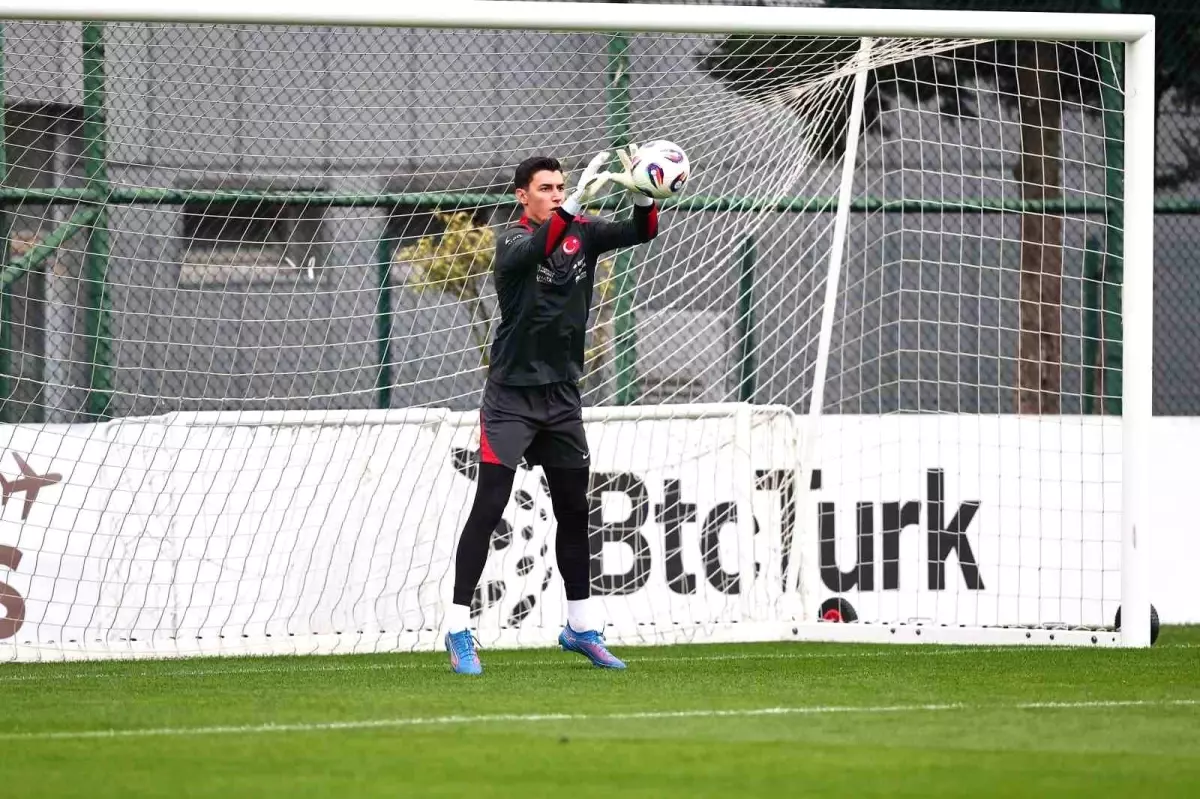 Berke Özer, Milli Takım Kampından İzni Olmadan Ayrıldı
