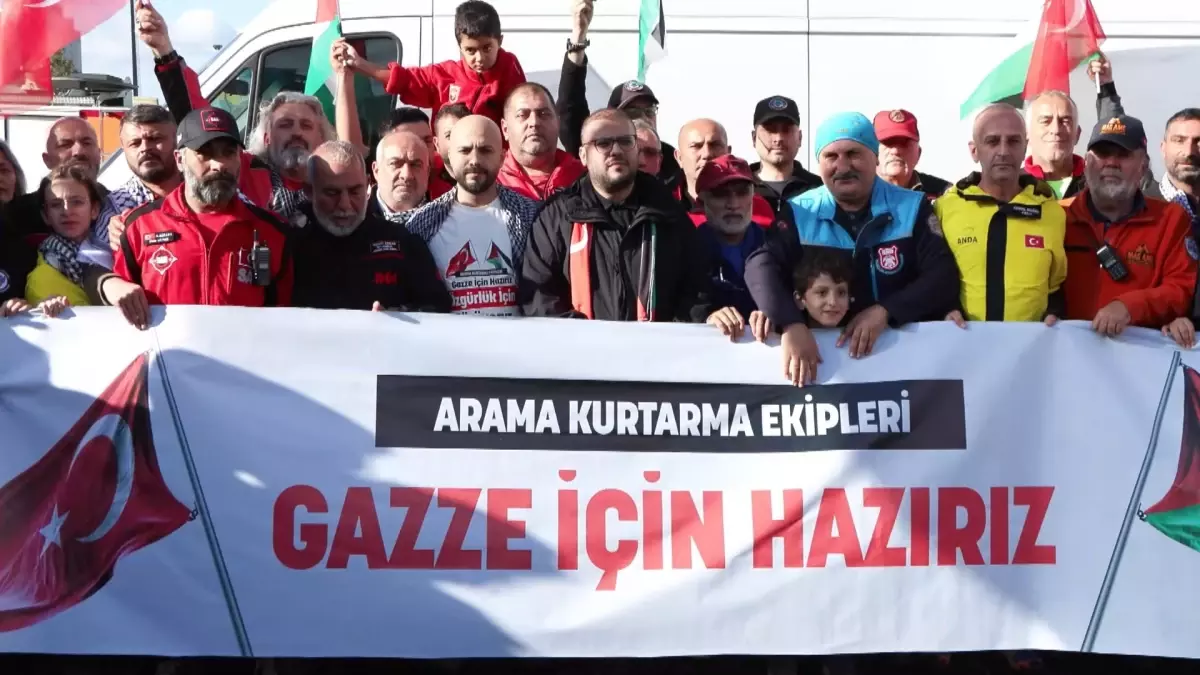 İstanbul'da 'Gazze'ye Özgürlük Konvoyu' Düzenlendi