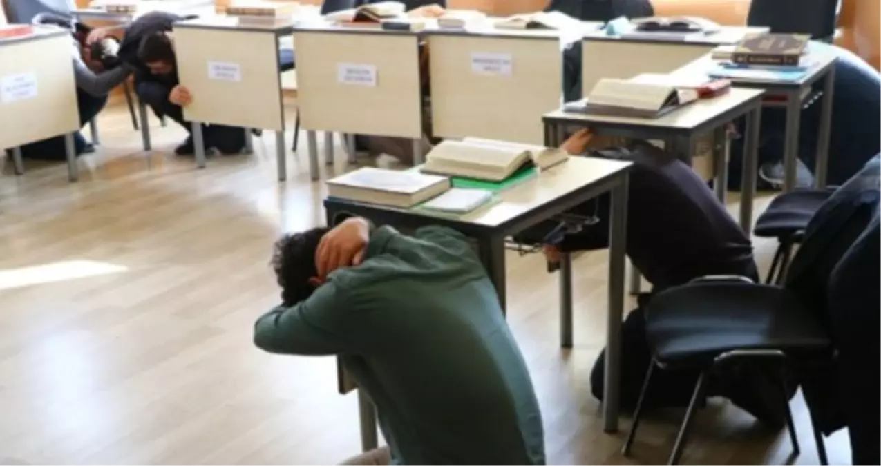 13 Ekim okullarda deprem tatbikatı saat kaçta yapılacak? Okullarda deprem tatbikatı nasıl yapılacak?