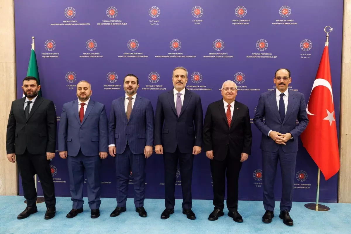 Türk ve Suriyeli Yetkililer Suriye'nin Toprak Bütünlüğü İçin Bir Araya Geldi