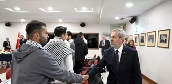 AÜ Rektörü Ünüvar, üniversitedeki Filistinli öğrencilerle bir araya geldi Açıklaması