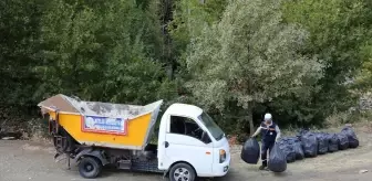 Gençler Destumi Deresi'nde Temizlik Yaptı