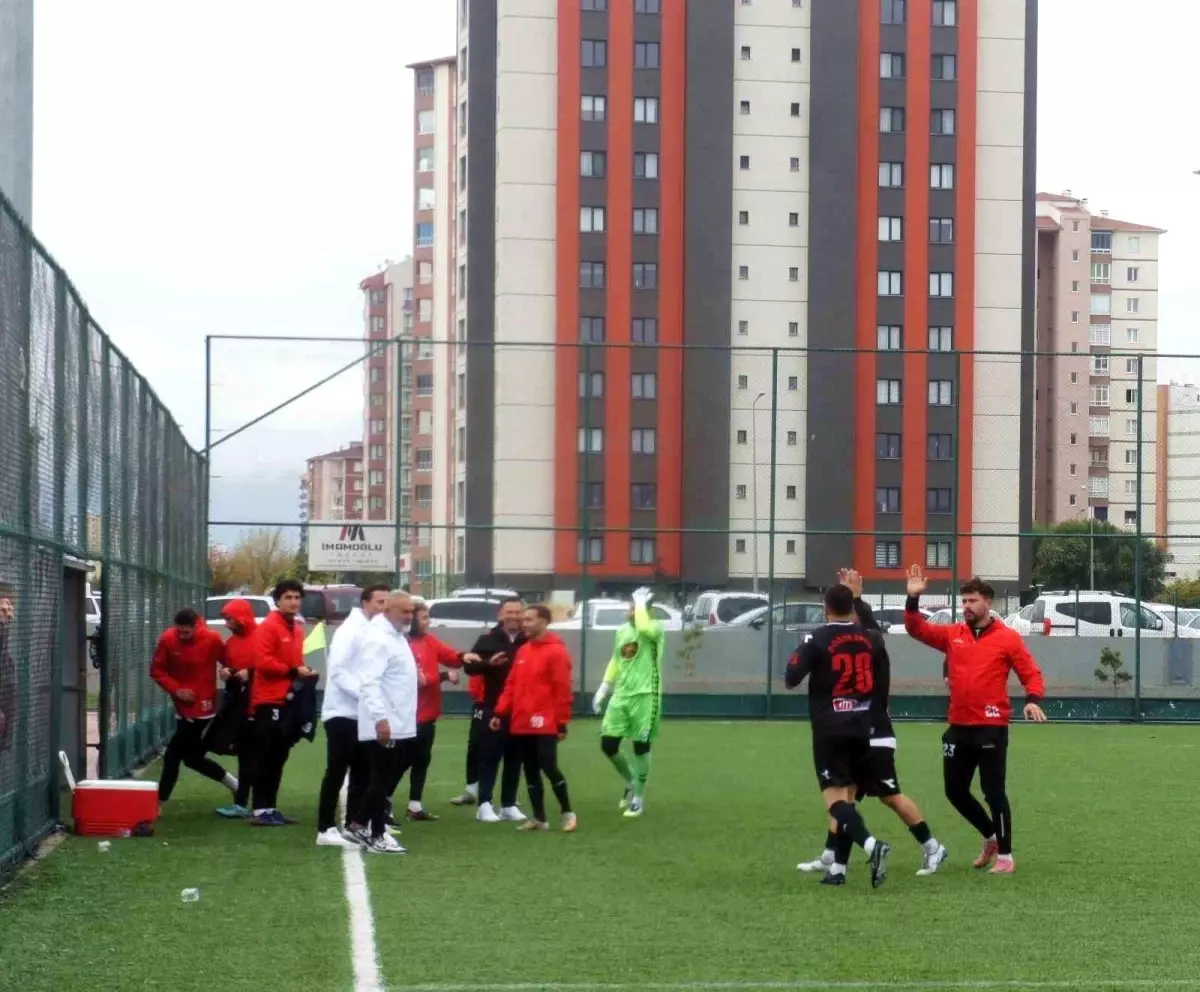 Döğerspor, Hacılar Erciyesspor'u Yenerek Liderliğini Sürdürdü