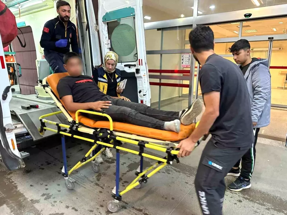 Adıyaman'da Elektrikli Bisiklet ile Motosiklet Çarpıştı: 1 Yaralı