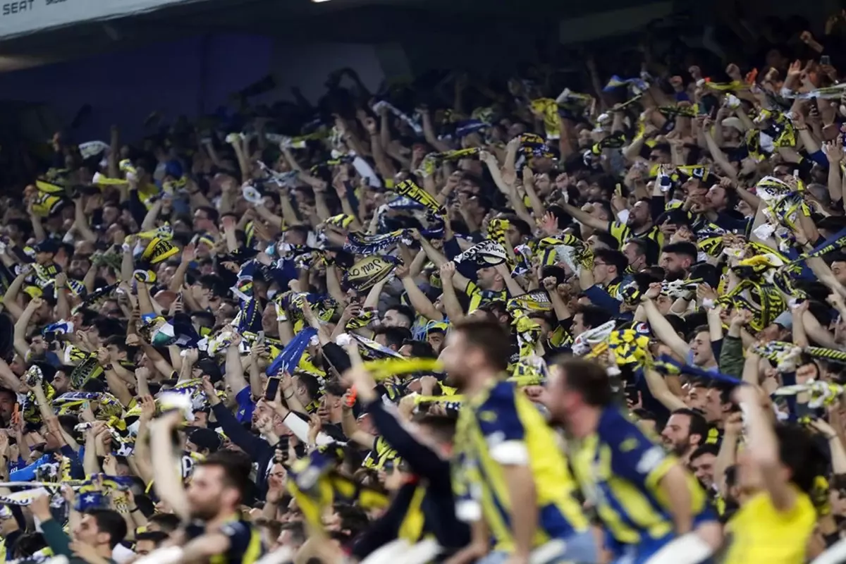 Fenerbahçe'nin yıldızının dün gece yaptıkları olay oldu
