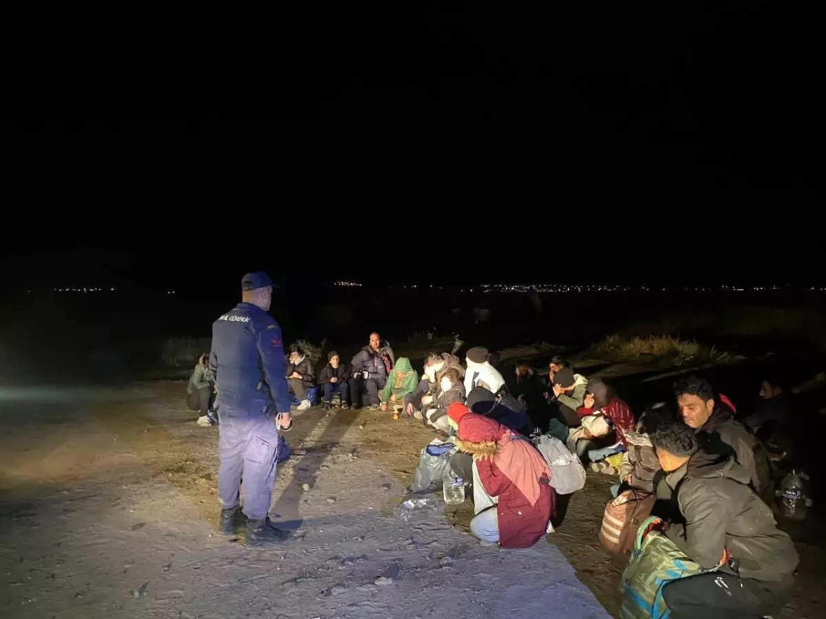 Dikili'de 30 Düzensiz Göçmen Yakalandı