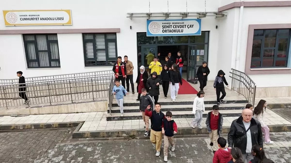 Karabük'teki okullarda eş zamanlı deprem tatbikatı