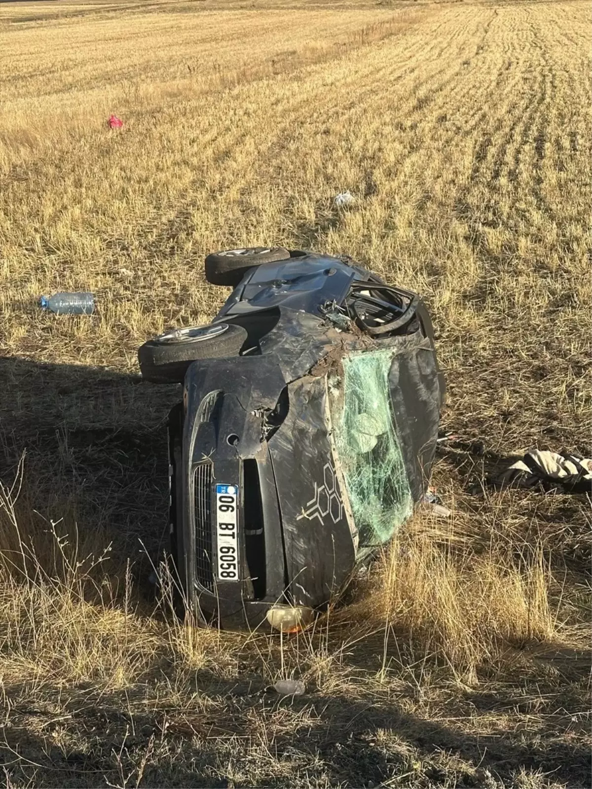 Kars'ta Şarampole Devrilen Araçta 1 Kişi Hayatını Kaybetti