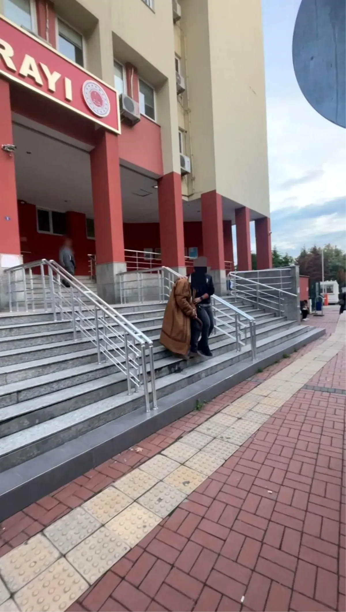 Kocaeli'de Göçmen Kaçakçılığı Operasyonu: 3 Düzensiz Göçmen Yakalandı