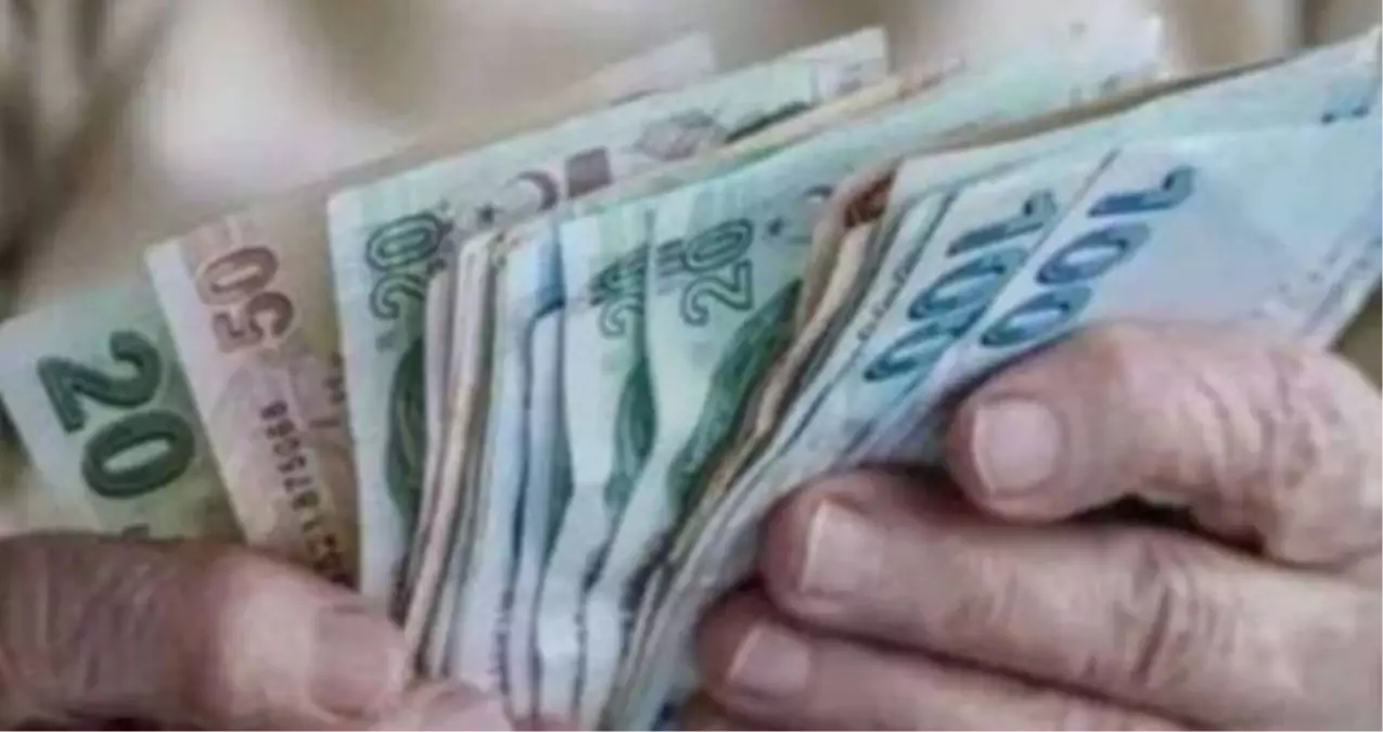 Memur ve emeklinin ocak zammı ne kadar olacak? Zamlı maaş fiyatları belli oldu mu? İşte konuşulan rakamlar!