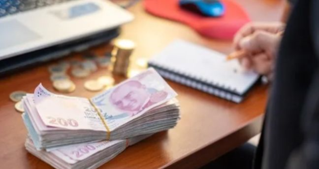 Memur ve emeklinin ocak zammı ne kadar olacak? Zamlı maaş fiyatları belli oldu mu? İşte konuşulan rakamlar! Memur ve emeklinin ocak zammı ne kadar olacak? Zamlı maaş fiyatları belli oldu mu? İşte konuşulan rakamlar!