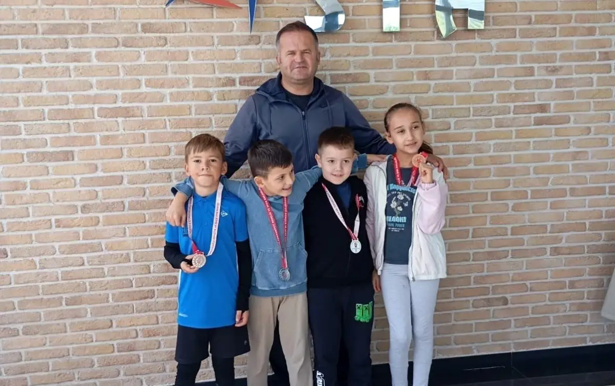 Düzce Tenis Sporcuları Sakarya Turnuvasında Başarı Elde Etti