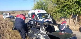 Kadirli'de Kamyonla Çarpışan Otomobil Sürücüsü Yaralandı