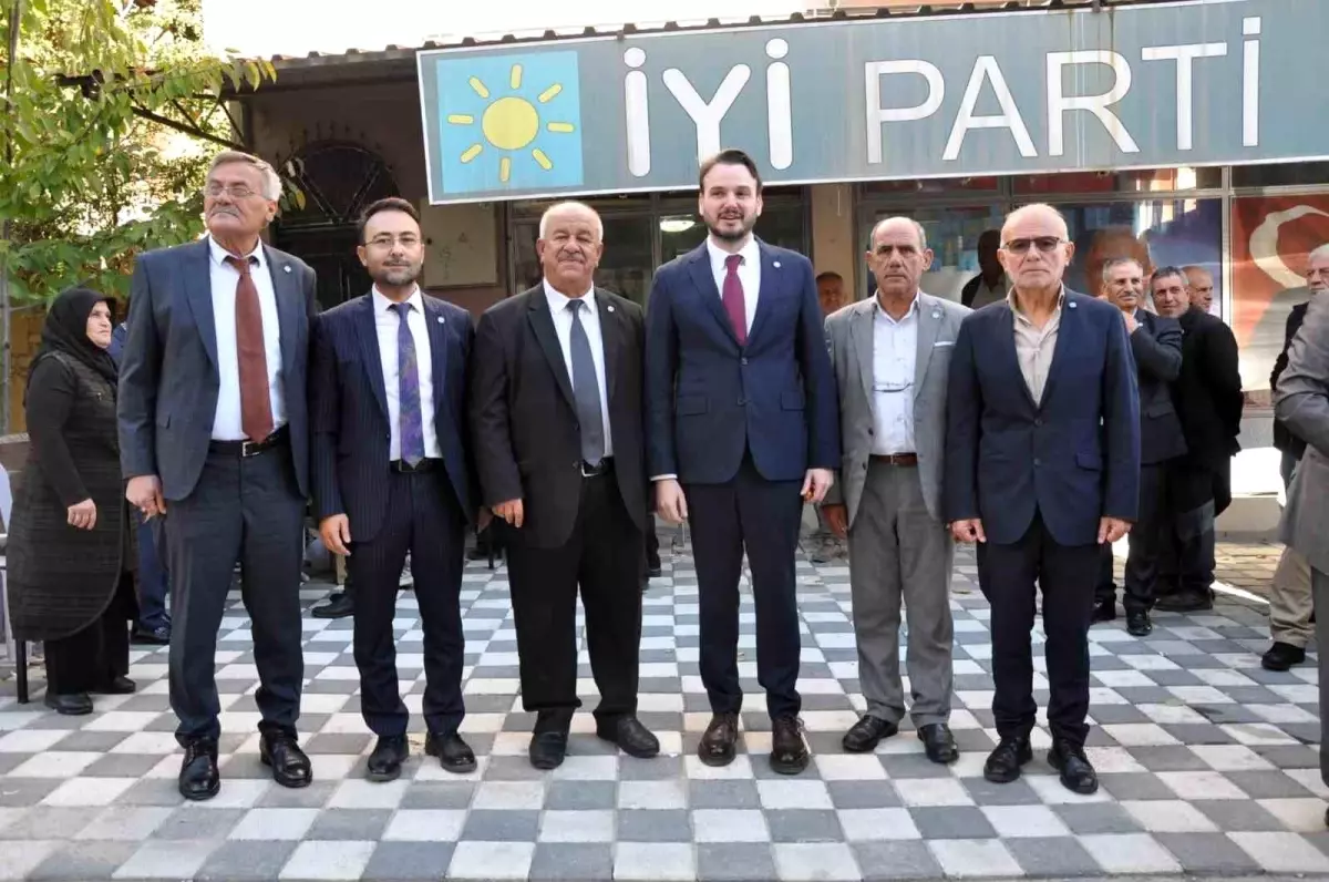 Selendi İYİ Parti'nin Yeni Başkanı İlhan Türk Oldu