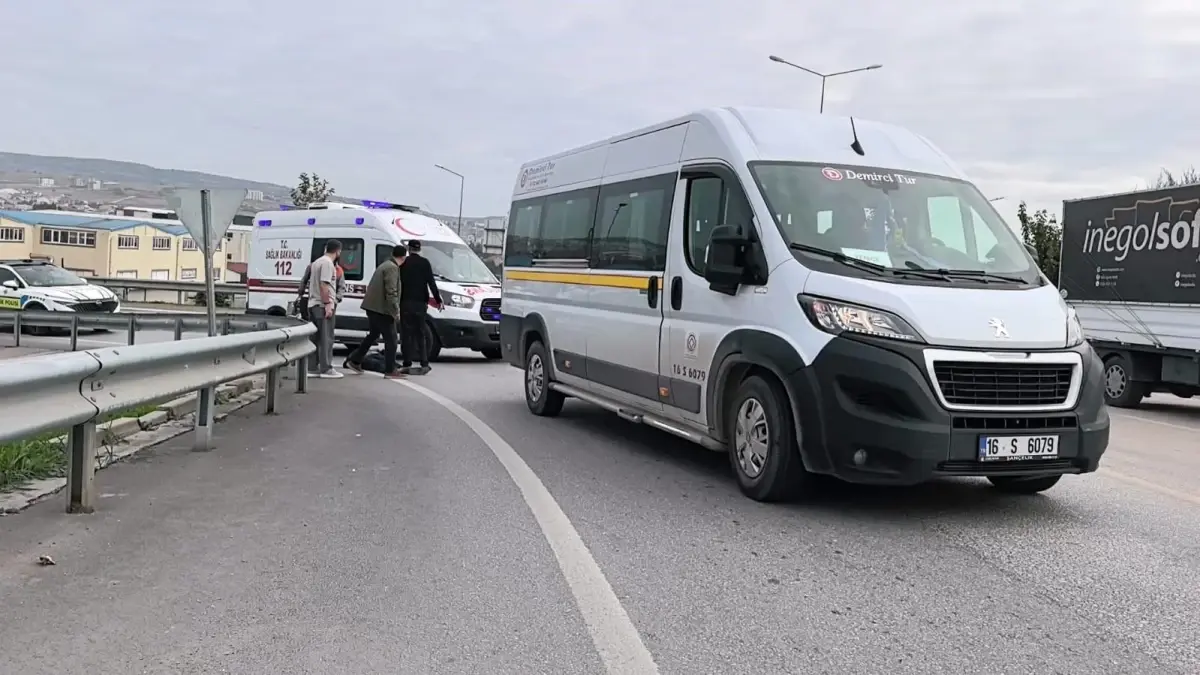 Bursa'da Minibüs Yaya Çarptı: Yaşlı Adam Ağır Yaralı