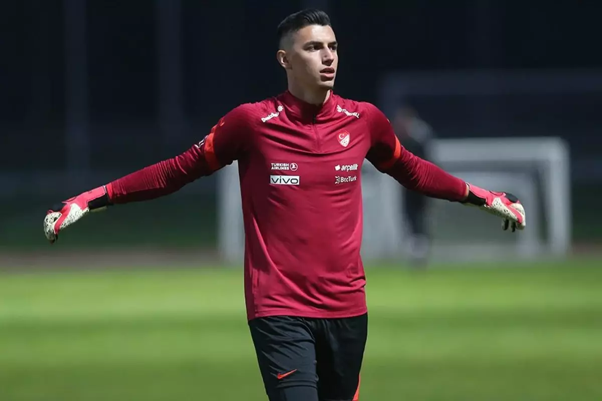 Milli takım kampından izinsiz ayrılan Berke'ye büyük şok