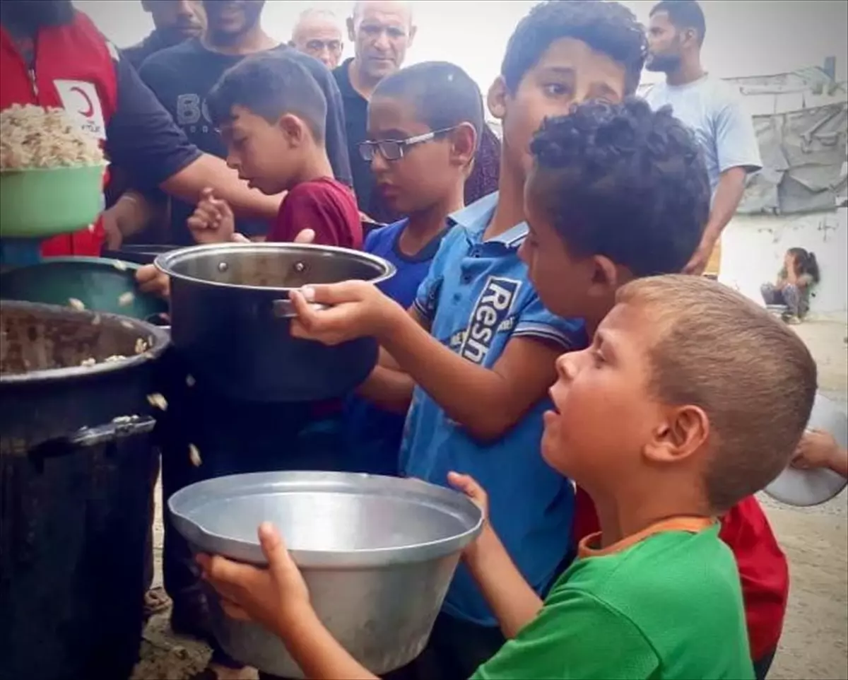 Türk Kızılay, Gazze'de Ateşkes Sonrası Yardım Faaliyetlerini Artırdı