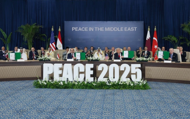 Why did the plane pass over? Erdoğan, who called Sisi, openly threatened him