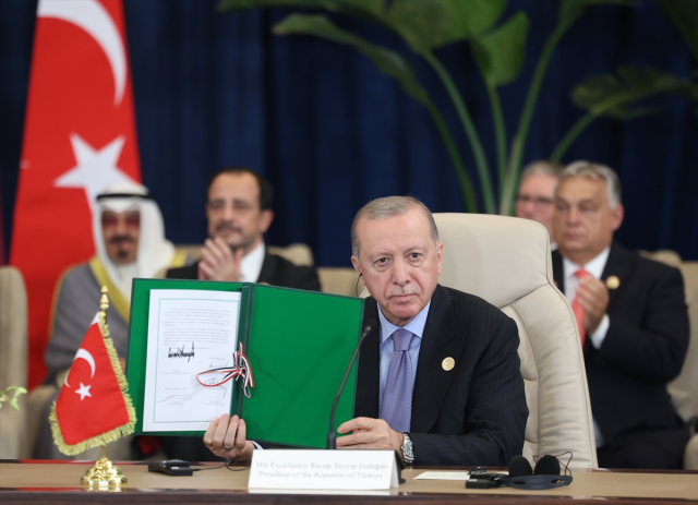 Why did the plane pass over? Erdoğan, who called Sisi, openly threatened him