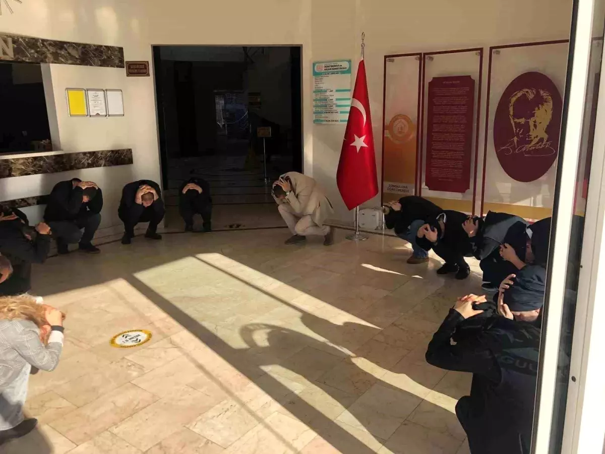 Zonguldak'ta Deprem ve Tahliye Tatbikatı Gerçekleştirildi