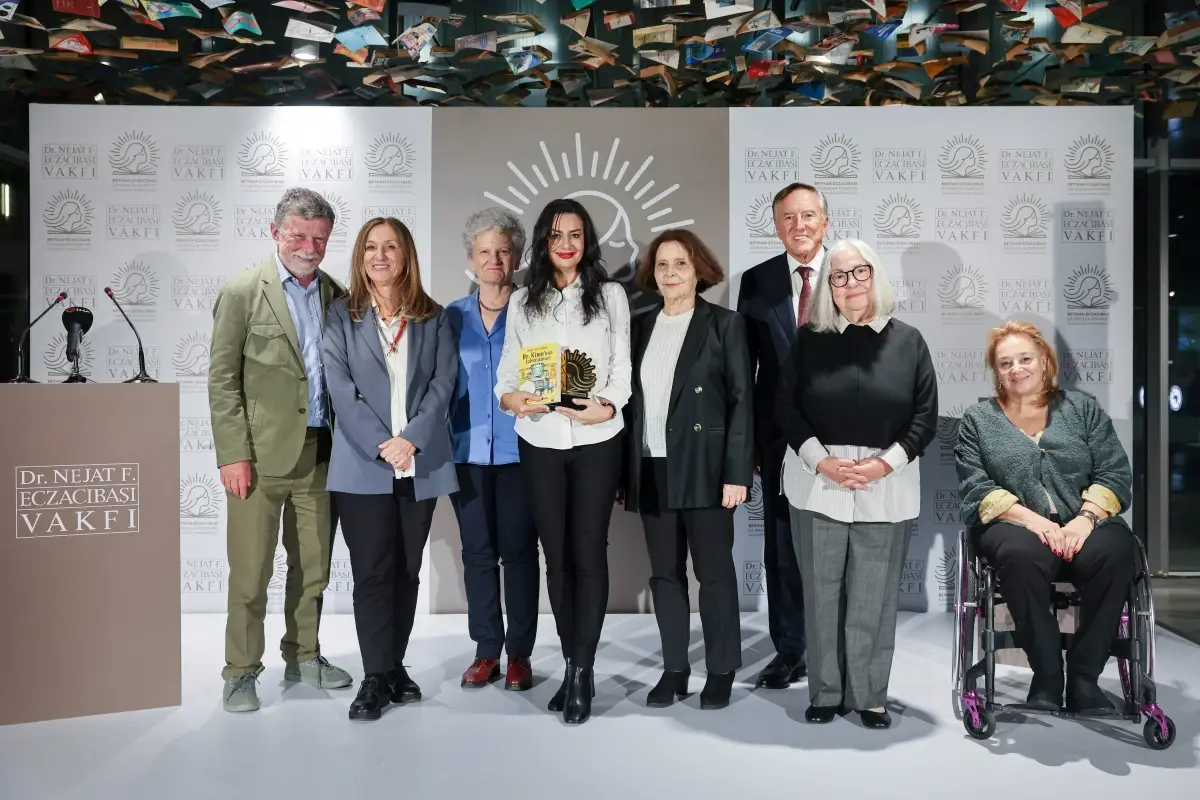 Beyhan Eczacıbaşı İlkgençlik Edebiyatı Ödülü'nü Koray Avcı Çakman Kazandı