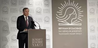 Koray Avcı Çakman, Yılın Kadın Yazarı Ödülü'nü Kazandı