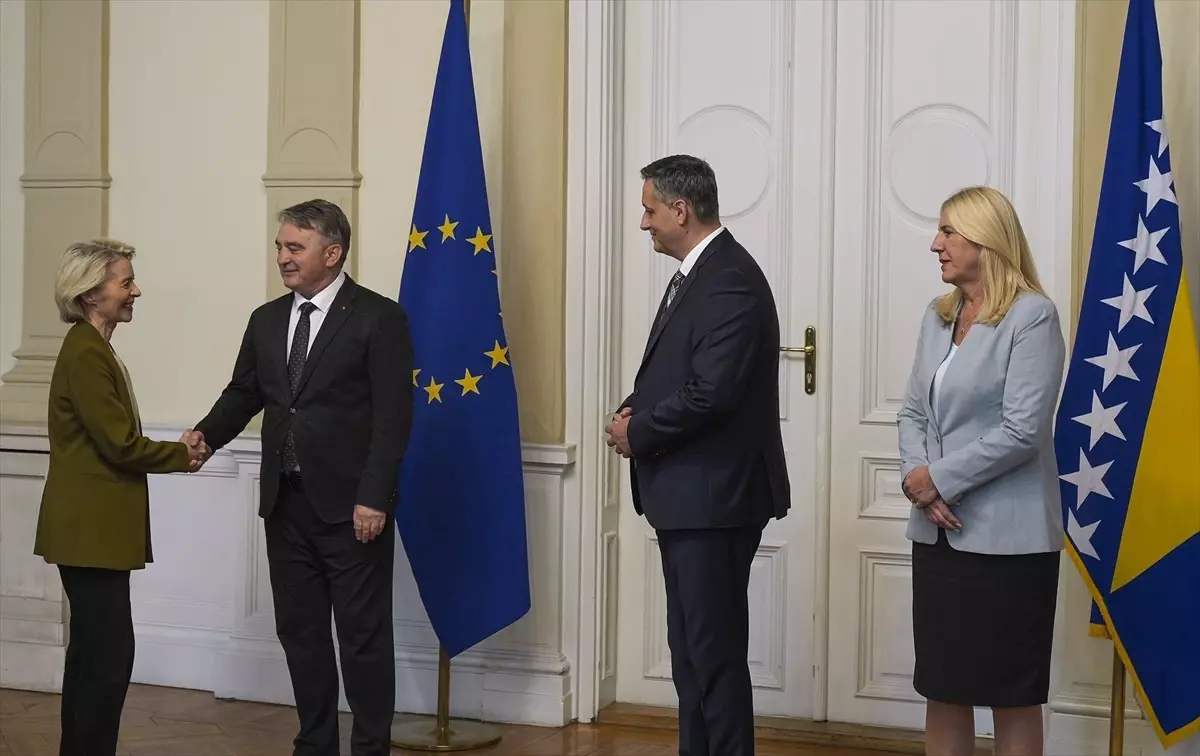 AB Komisyonu Başkanı von der Leyen Bosna Hersek'i Ziyaret Etti
