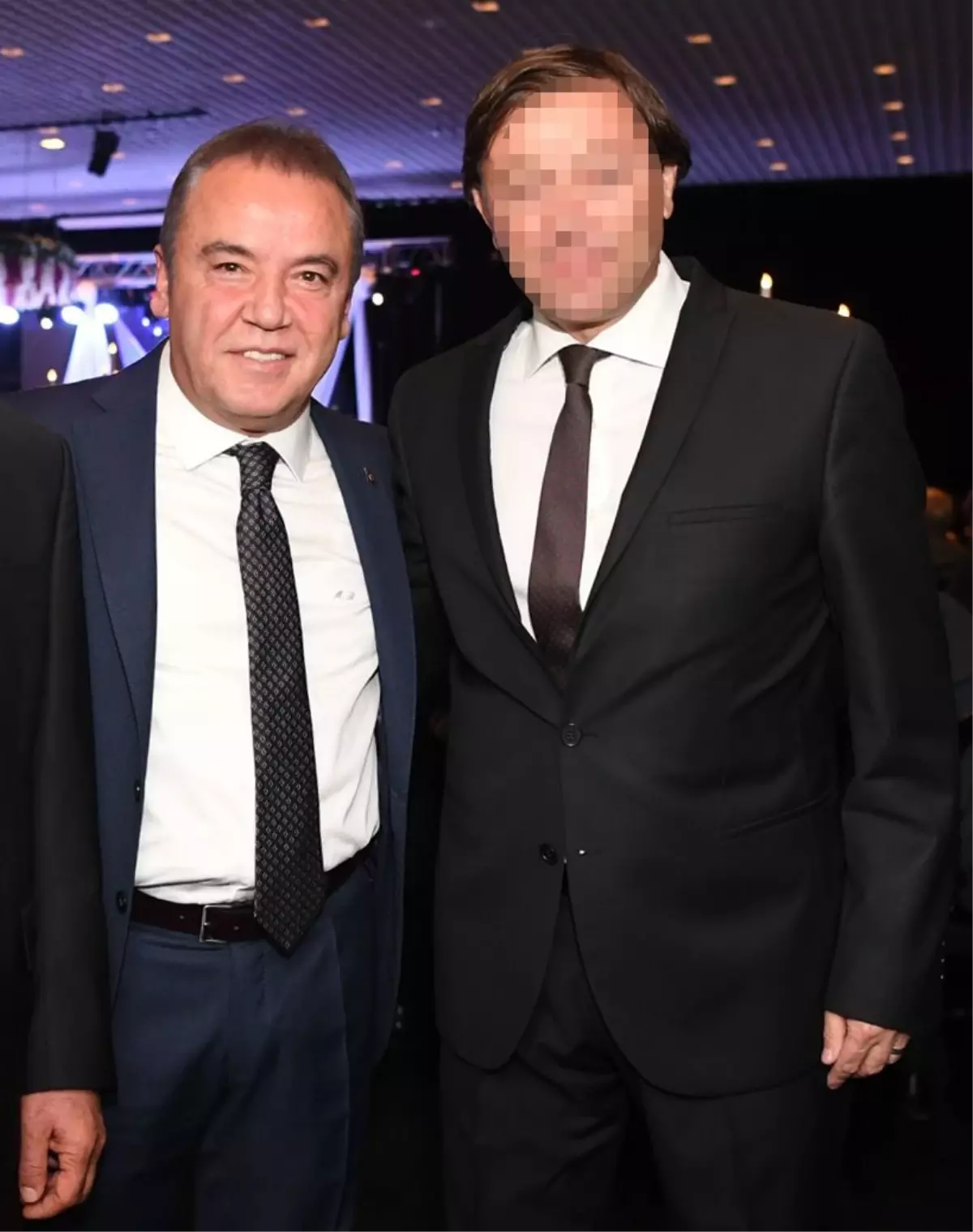 Antalya Büyükşehir Belediyesi'nde Rüşvet Soruşturmasında 6 Gözaltı