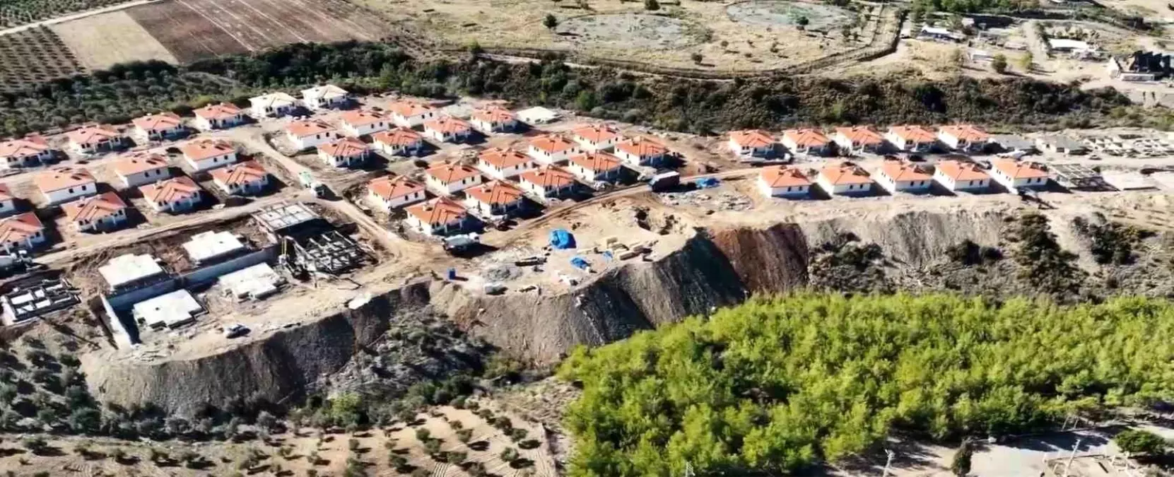Hatay'da 2. Etap Kırsal Afet Konutları İnşaatı Devam Ediyor