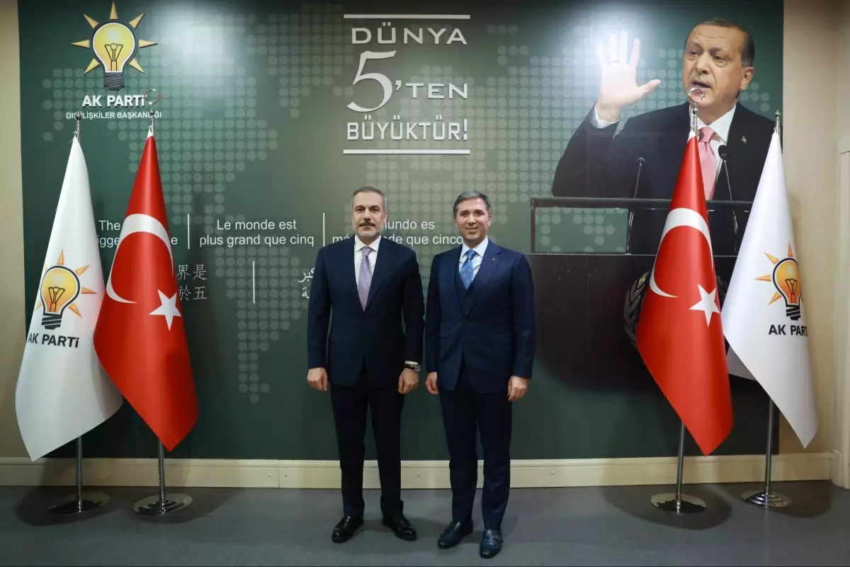 Dışişleri Bakanı Hakan Fidan, AK Parti Dış İlişkiler Başkanı ile Görüştü