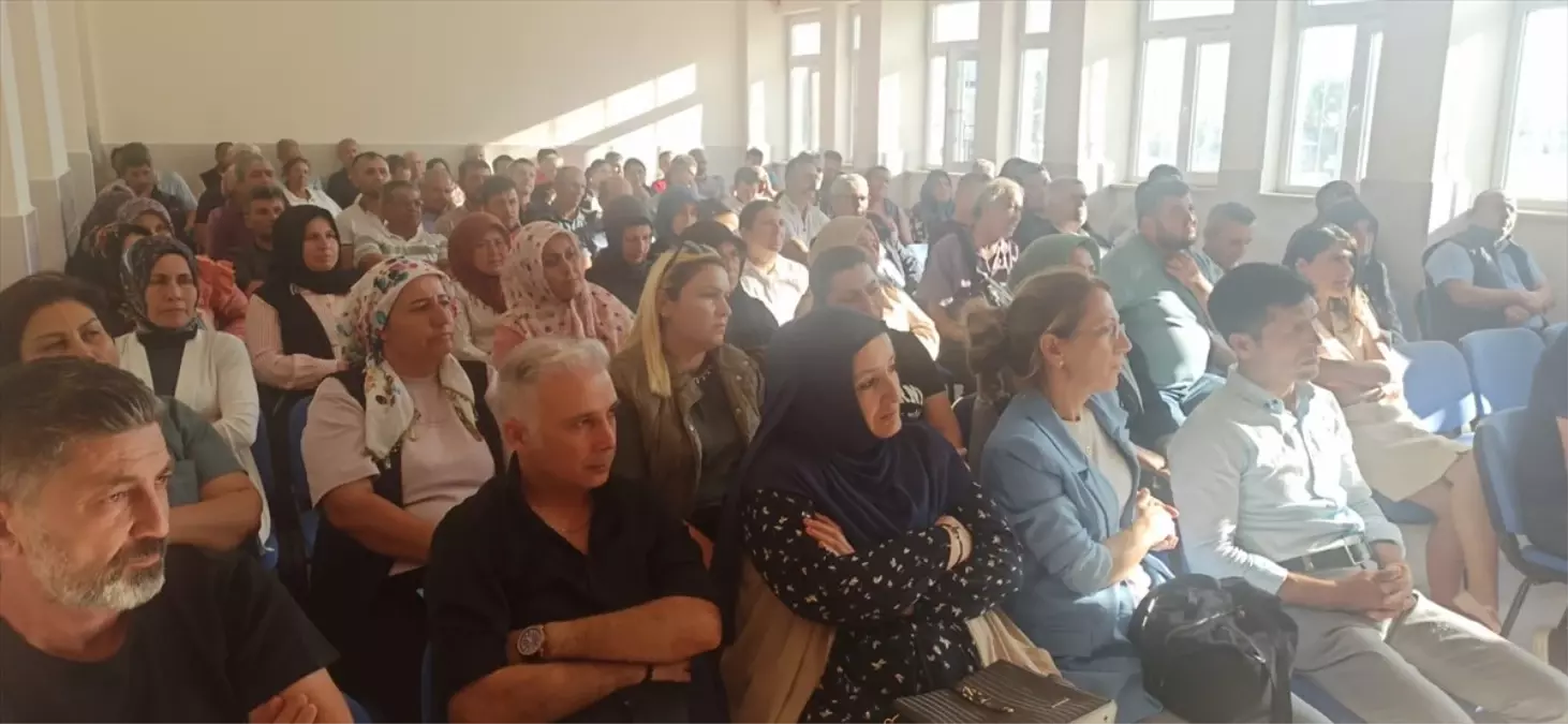 Bozyazı'da Velilere Bağımlılıkla Mücadele Bilgilendirme Toplantısı