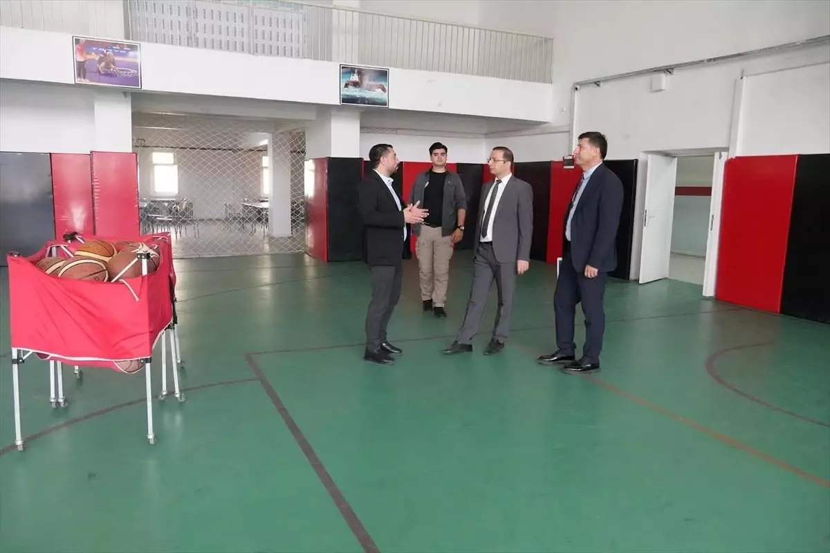 Cizre Kaymakamı Spor Lisesini Ziyaret Etti