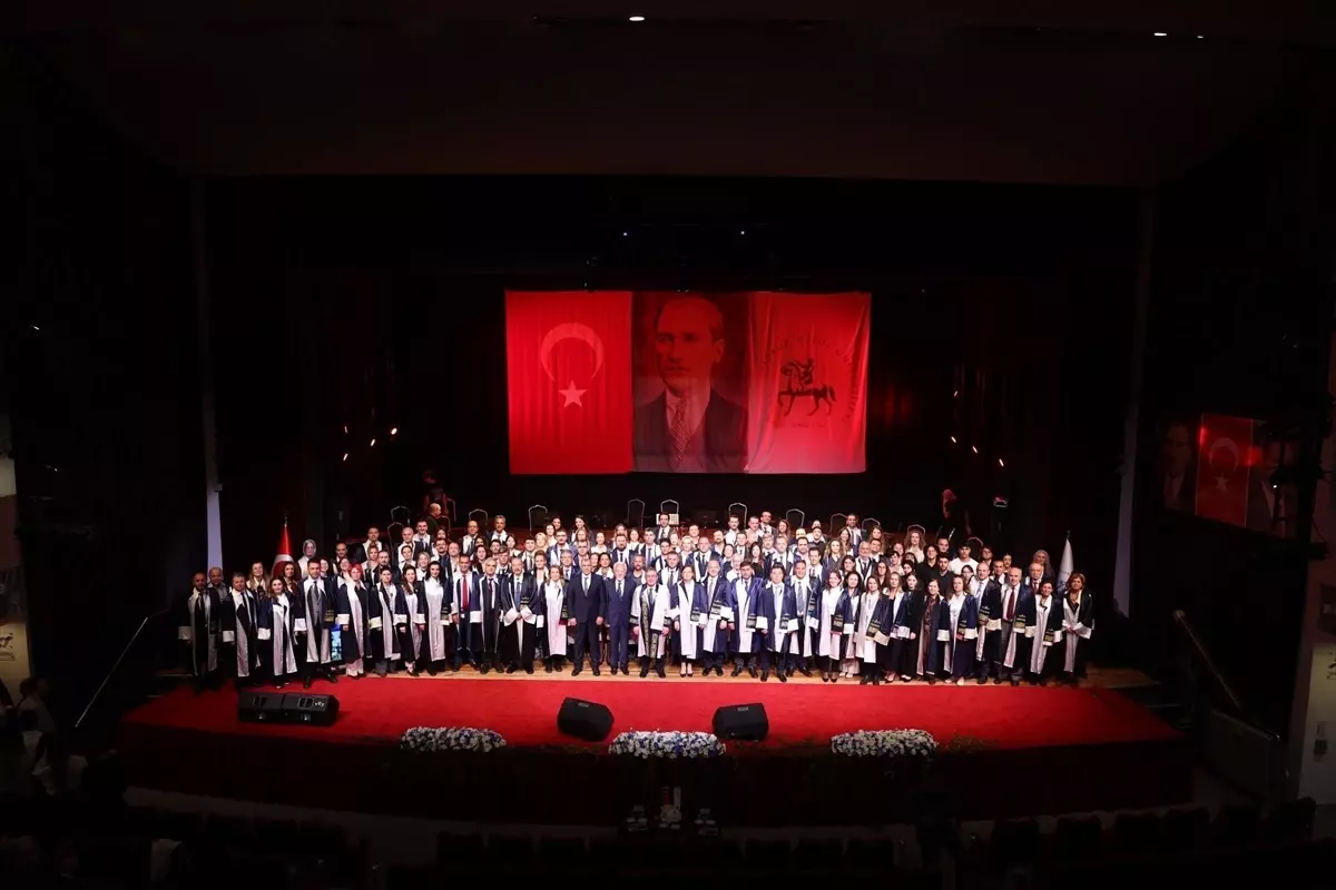 Dokuz Eylül Üniversitesi 2025-2026 Akademik Yılı Açılış Töreni Gerçekleşti