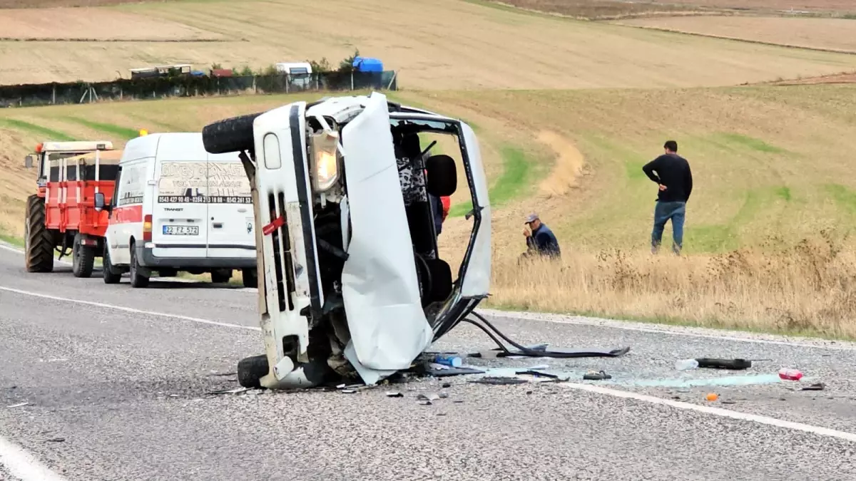 Edirne'de Trafik Kazası: 3 Yaralı
