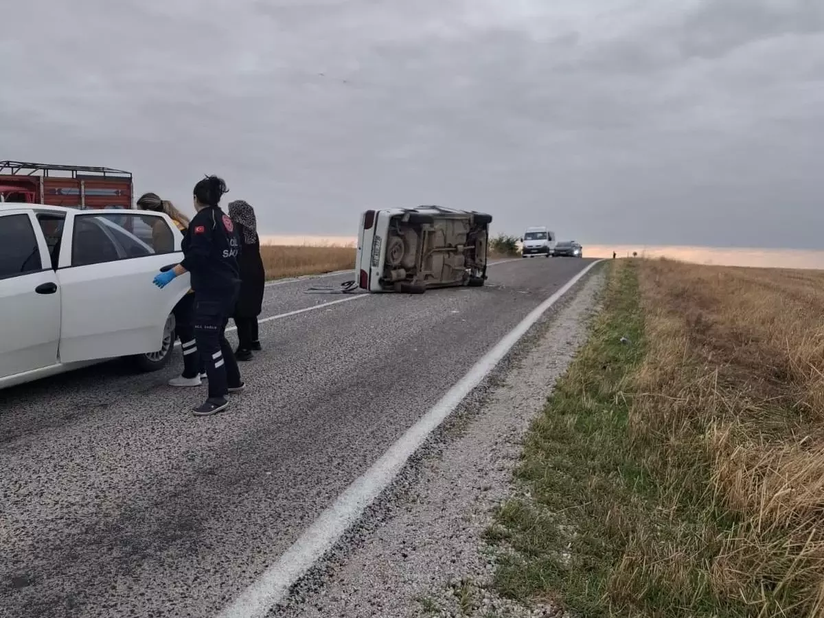 Edirne'de Trafik Kazası: 3 Yaralı