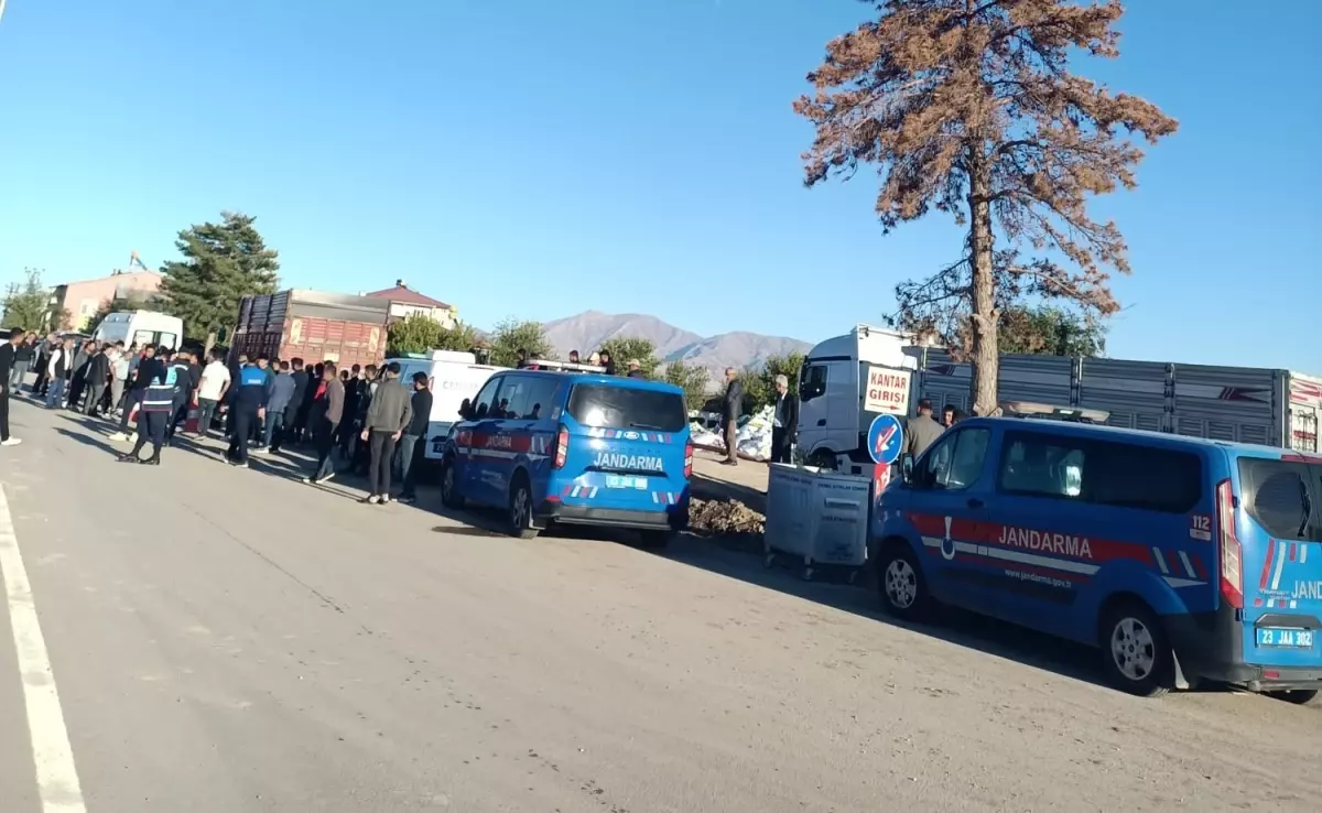 Elazığ'da Motosiklet Kazası: 2 Genç Hayatını Kaybetti