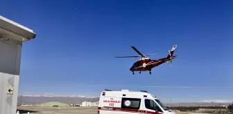Erzurum'da hamile kadın ile kalp krizi geçiren hasta ambulans helikopterle hastaneye yetiştirildi