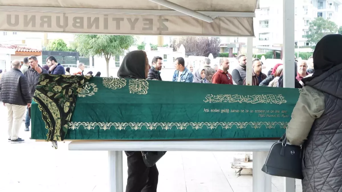 Esenyurt'ta Çöp Kamyonunun Çarptığı Kadın Hayatını Kaybetti