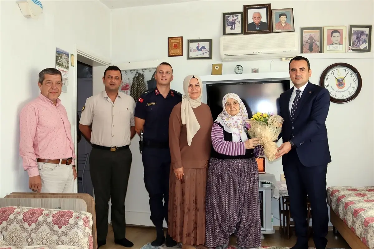 Finike Kaymakamı Çelik'ten şehit ailesine ziyaret