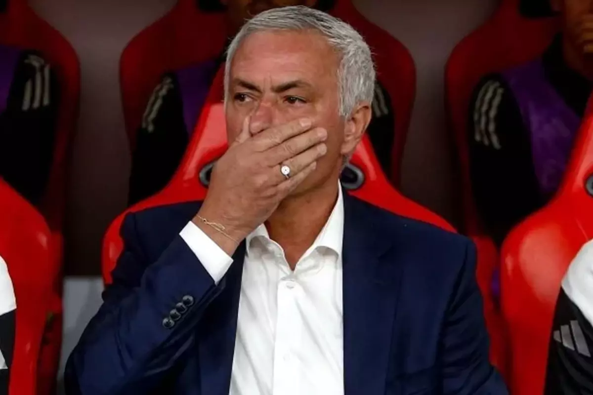 Haftalar önce kovulan Mourinho Fenerbahçe'yi yine karıştırdı