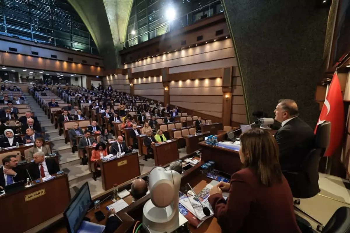 İBB Meclisi'nde Kentsel Dönüşüm ve Deprem Bütçesi Tartışmaları