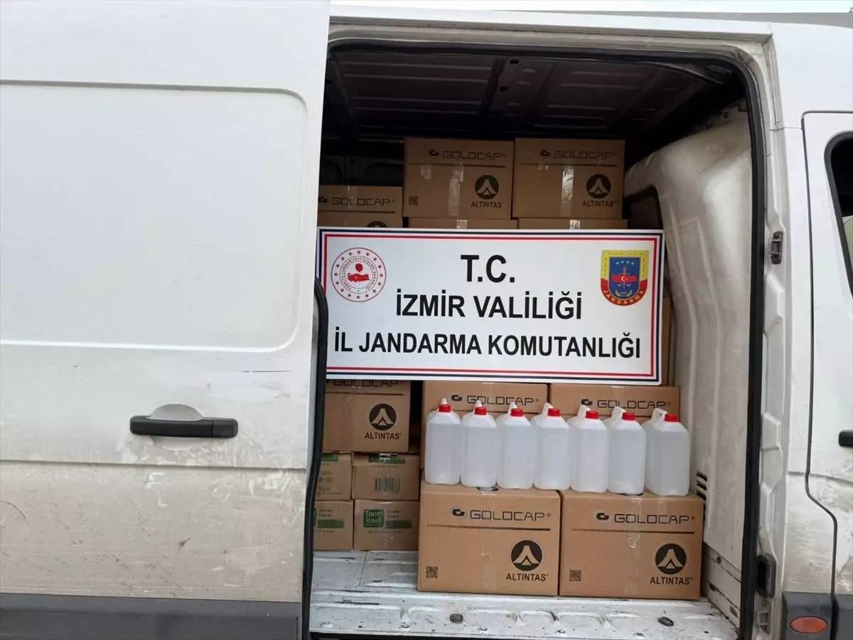İzmir'de Kaçak Alkol Operasyonu: 1 Ton Etil Alkol Ele Geçirildi